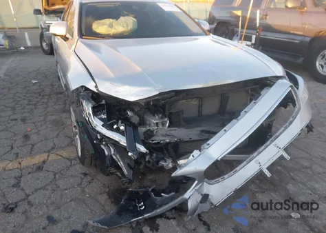 2018 Volvo S90 Hybrid T8 Inscription z USA, uszkodzony, nr VIN LVYBC0AL1JP031431